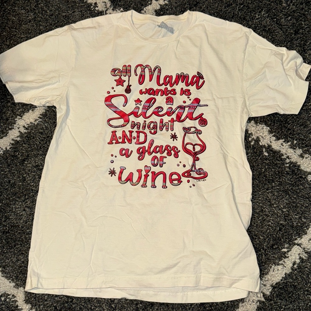 10 for $15 SALE ⭐️ Mama Christmas Wine t-shirt adult large
